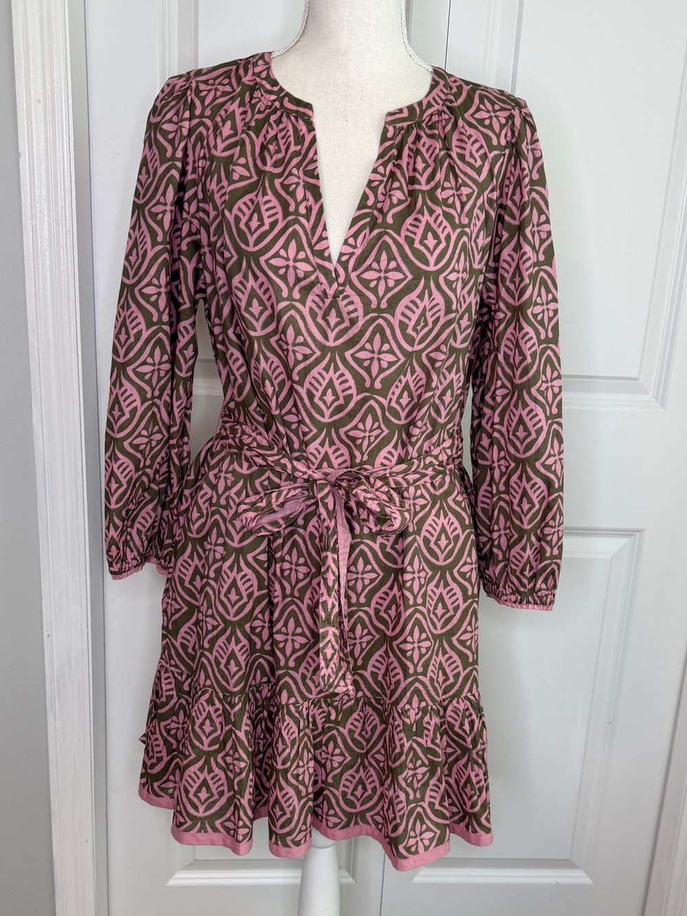 Velvet by Graham & Spencer Pink Green Kenley Mosaic Belted Short Dress Small